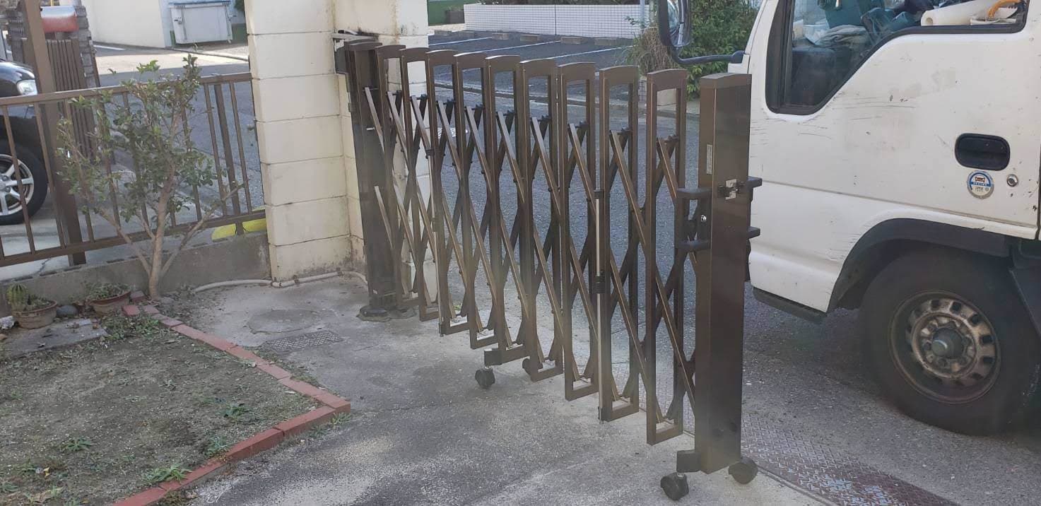 カーテンゲート取替工事 | 名古屋市緑区のエクステリア工事ならイズ美