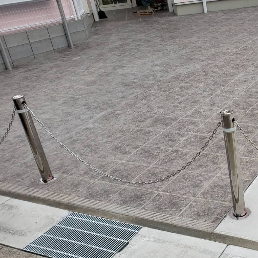 駐車場ポール設置 名古屋市緑区 | 名古屋市緑区でエクステリア工事ならイズ美