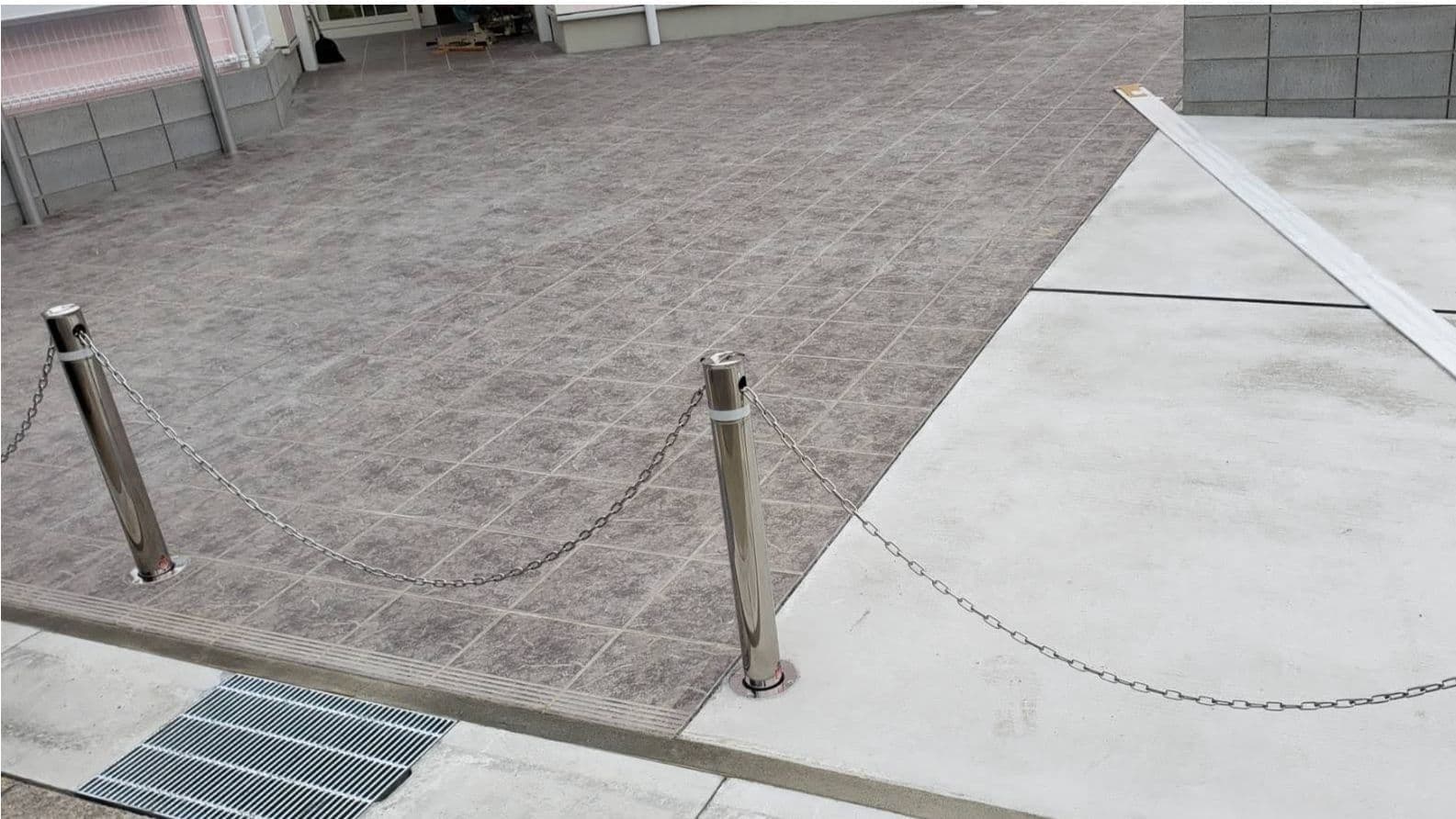 駐車場ポール設置 名古屋市緑区 | 名古屋市緑区でエクステリア工事ならイズ美