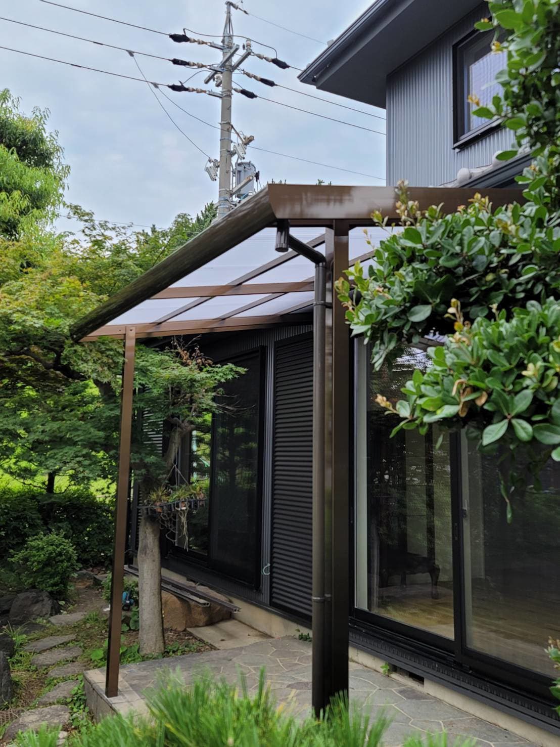 波板張替え | 名古屋市緑区のエクステリア工事ならイズ美