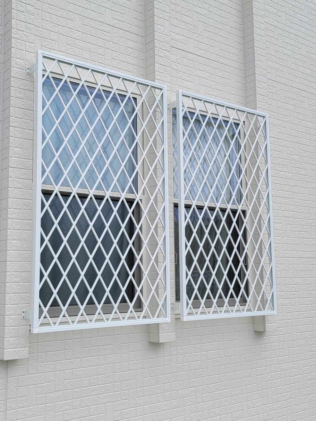 面格子設置 | 名古屋市緑区のエクステリア工事ならイズ美