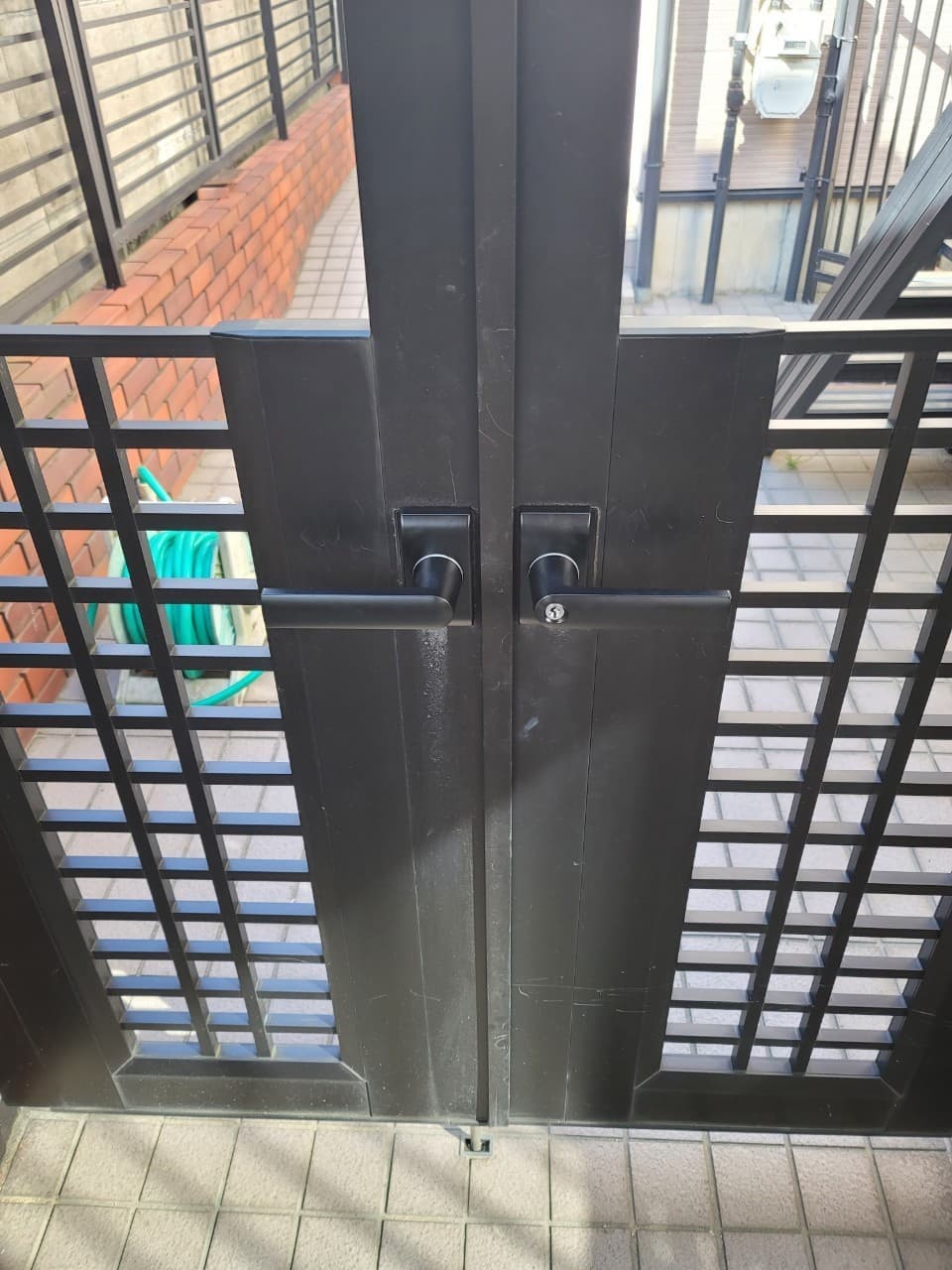 門扉手すりの取替え | 名古屋市緑区のエクステリア工事ならイズ美