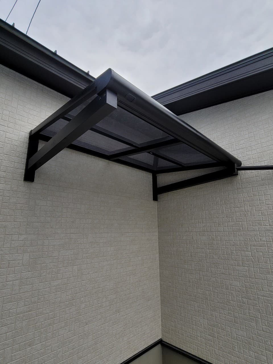 庇屋根設置 | 名古屋市緑区のエクステリア工事ならイズ美